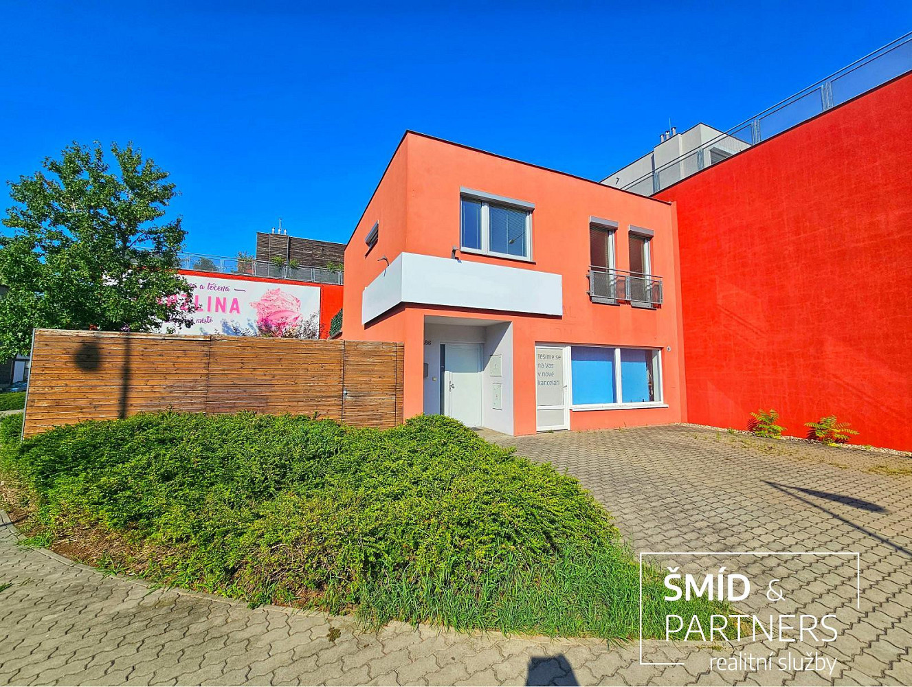 Pronájem rodinného domu s komerčními prostory - 149 m²