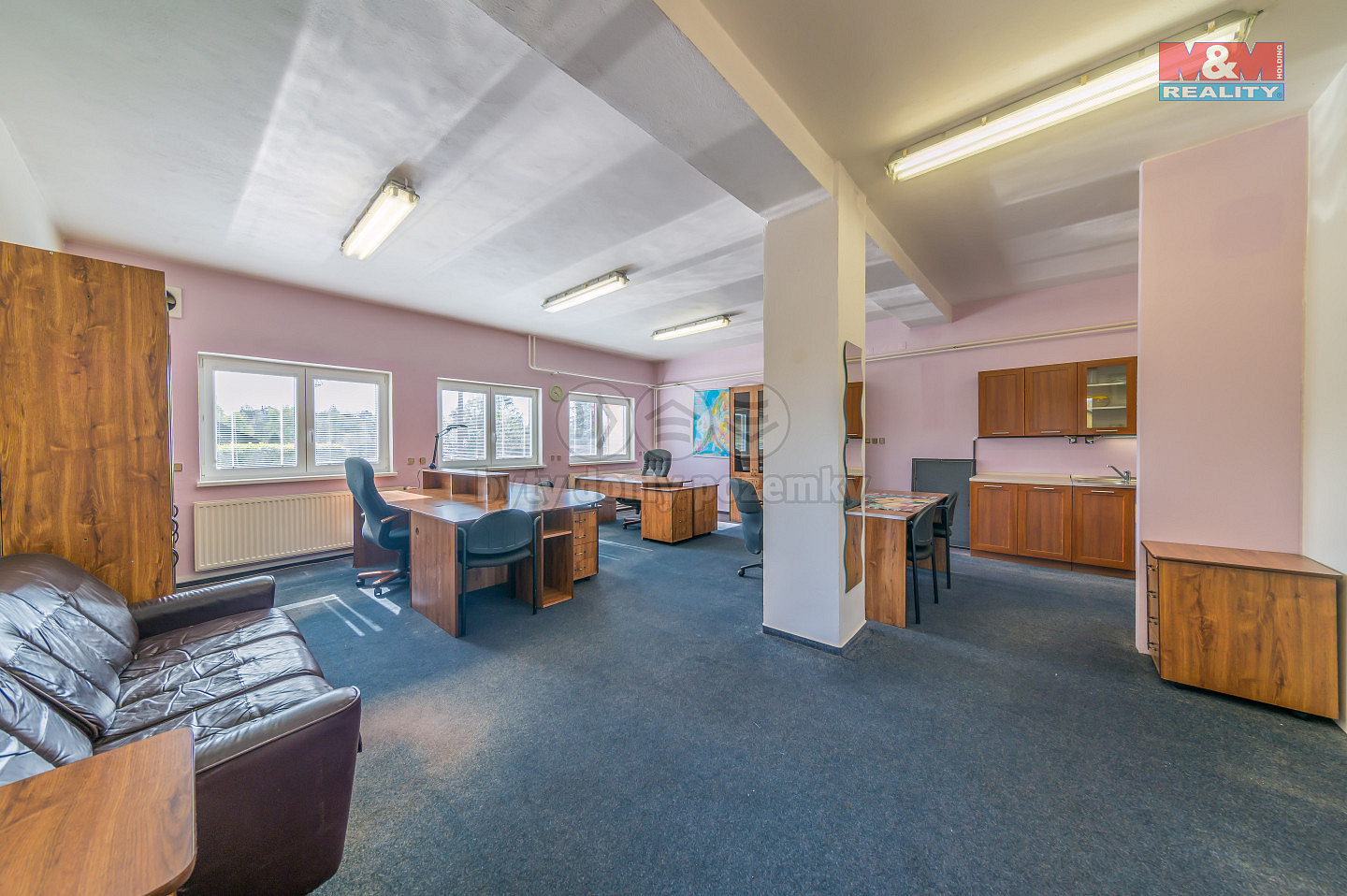 Pronájem kanceláře 67 m² — photo 2