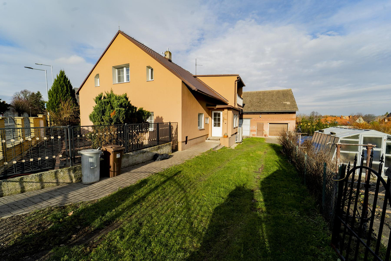 Prodej domu 180 m² s pozemkem 657 m²