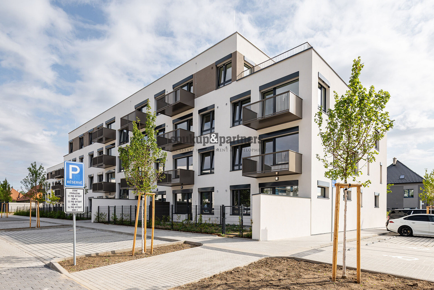 Pronájem bytu 2+kk 57 m² – fotografie 3