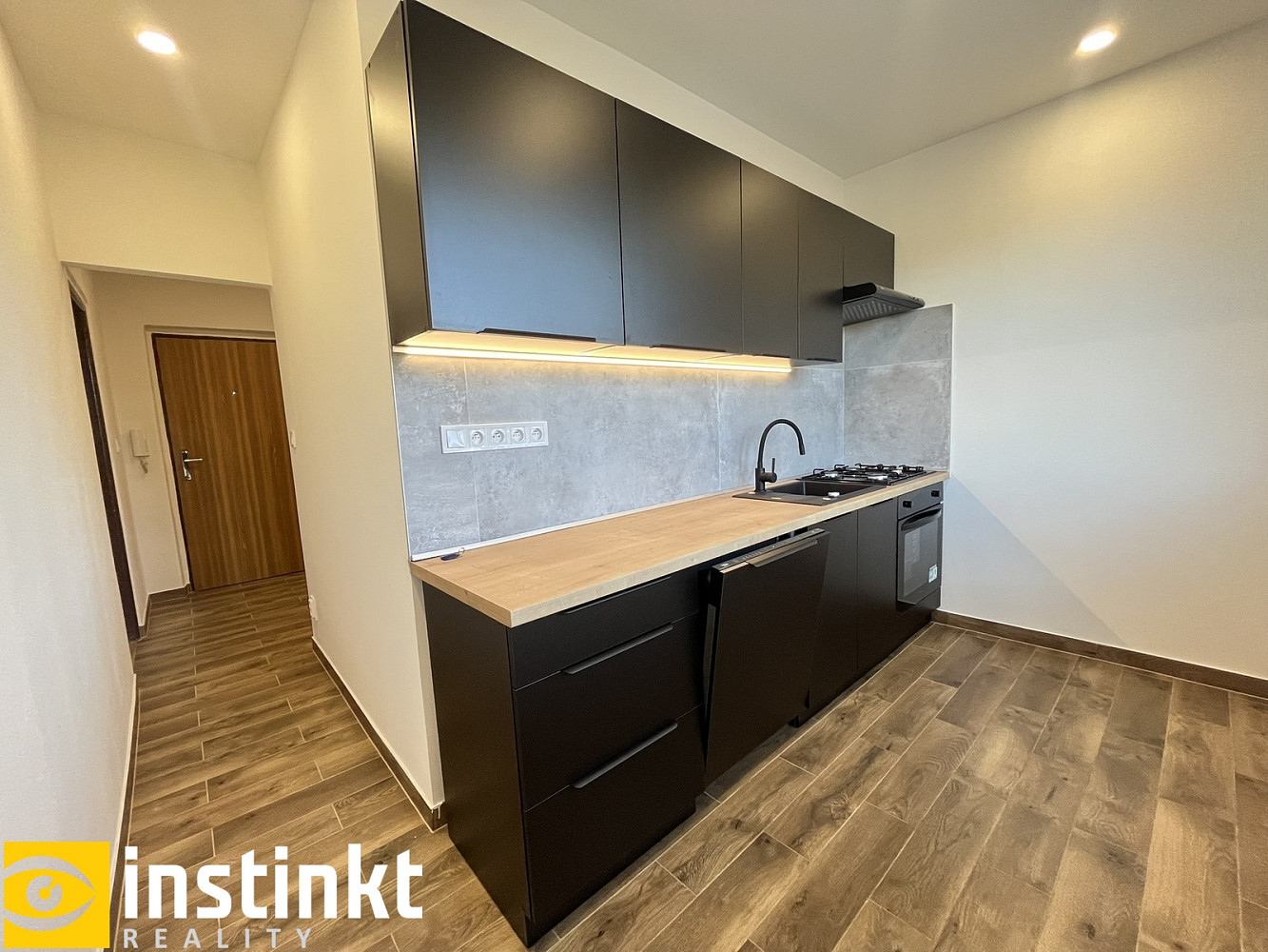 Pronájem bytu 1+1 36 m² – fotografie 3