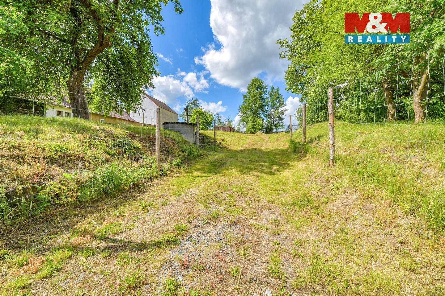 Prodej stavebního pozemku 1 779 m² — photo 3