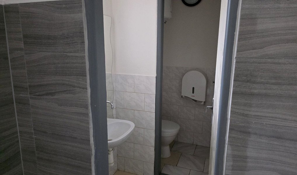 Pronájem obchodních prostor 253 m², Holešov – náhled fotky 9