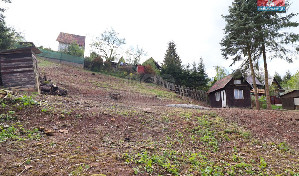 Prodej zahrady 674 m², Pnětluky – náhled fotky 16