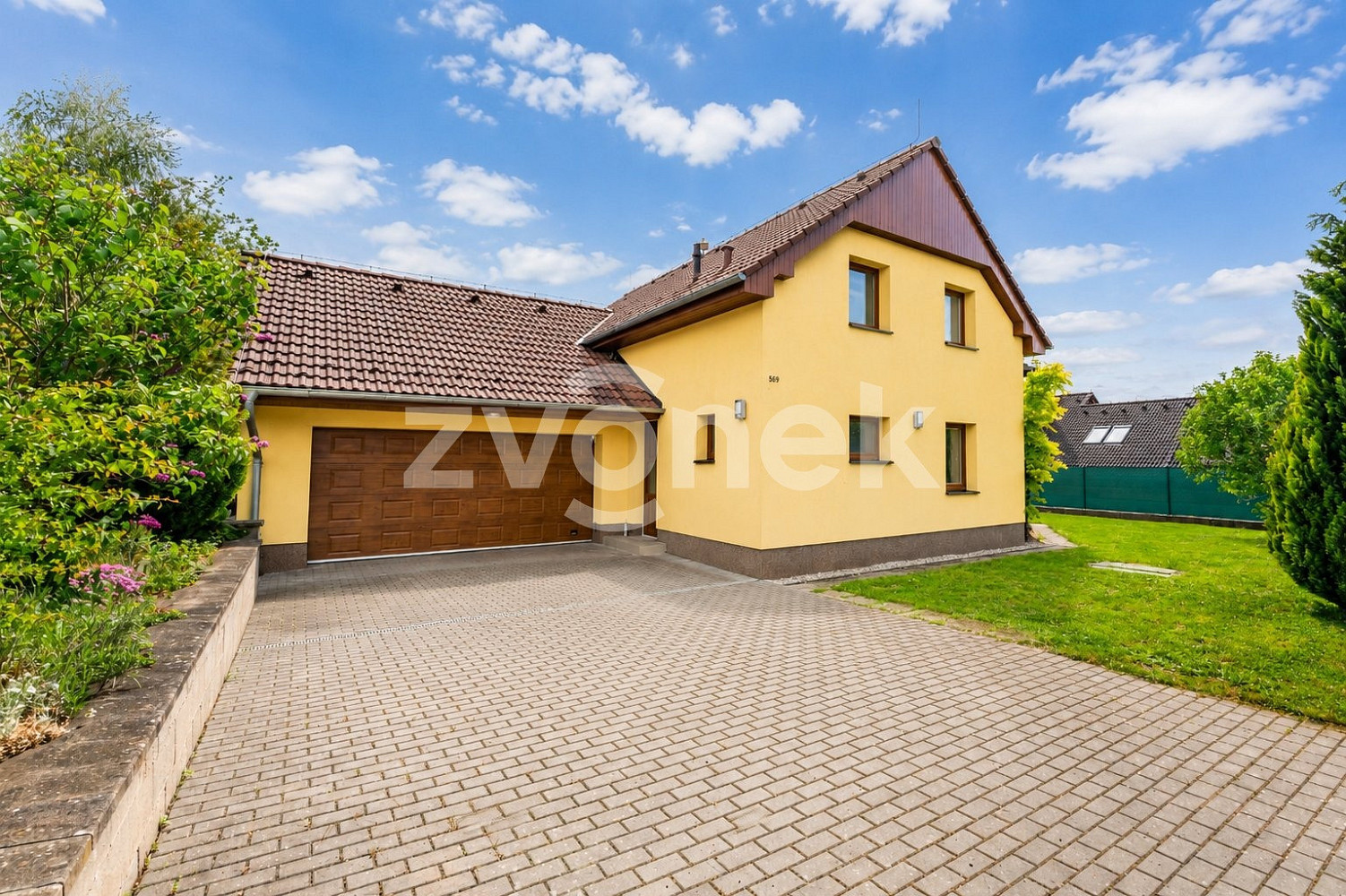 Prodej domu 186 m² s pozemkem 914 m² – fotografie 2