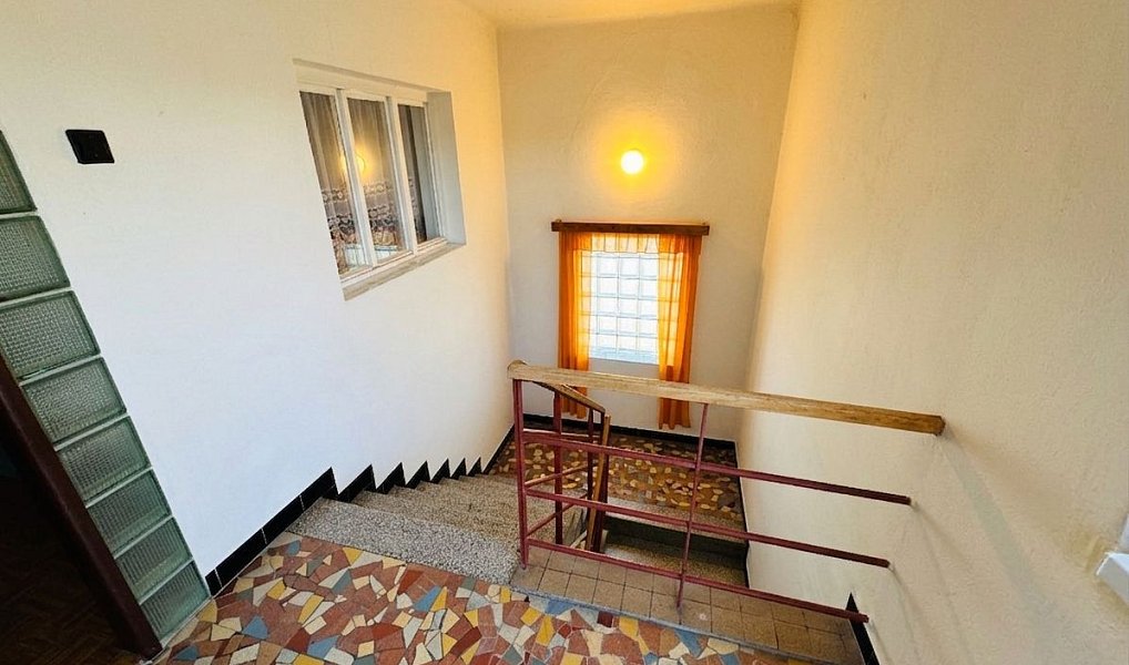 Prodej domu 240 m² s pozemkem 1 207 m², Ostřešany – náhled fotky 9