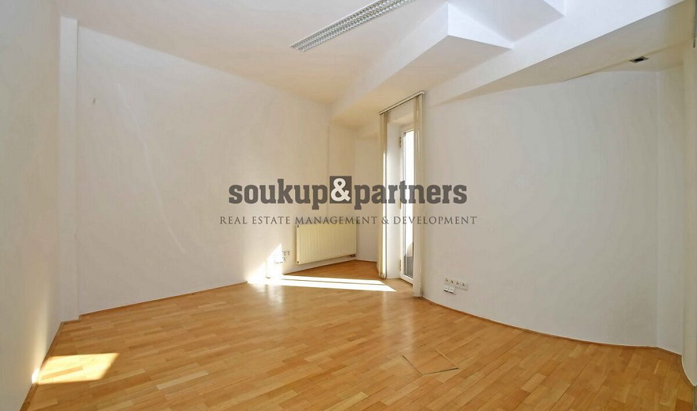 Pronájem kanceláře 210 m², Praha – náhled fotky 17