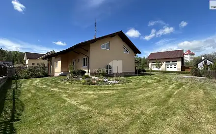 Pronájem domu 279 m² s pozemkem 970 m², Sadová, Humpolec, okres Pelhřimov
