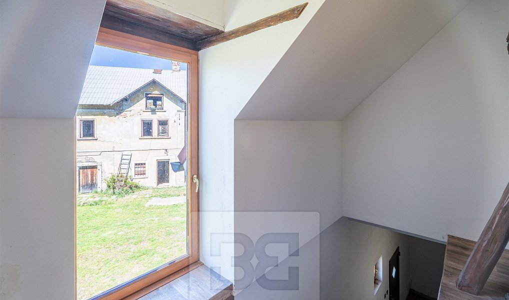 Prodej domu 197 m² s pozemkem 20 632 m², Cvikov – náhled fotky 28