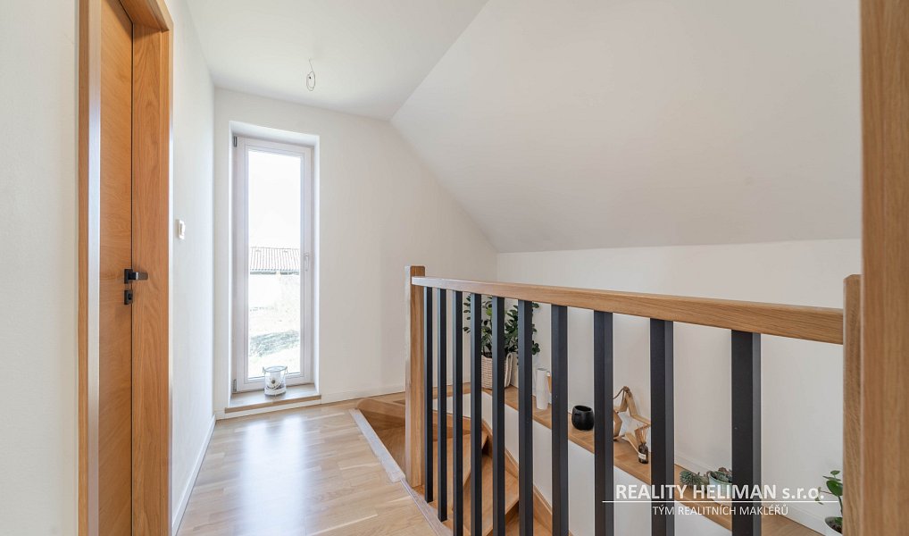 Prodej domu 260 m² s pozemkem 5 558 m², Košice – náhled fotky 40