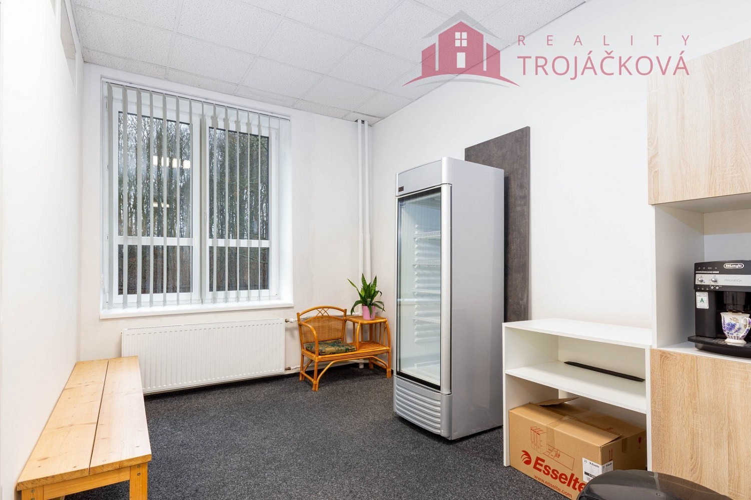 Pronájem kanceláře 802 m² – fotografie 2
