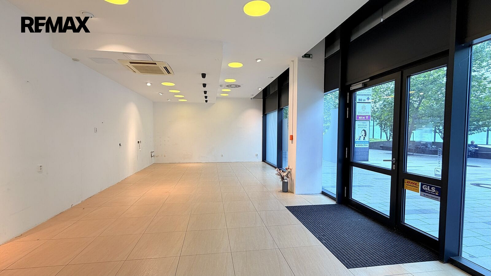 Pronájem obchodních prostor 86 m² – fotografie 3