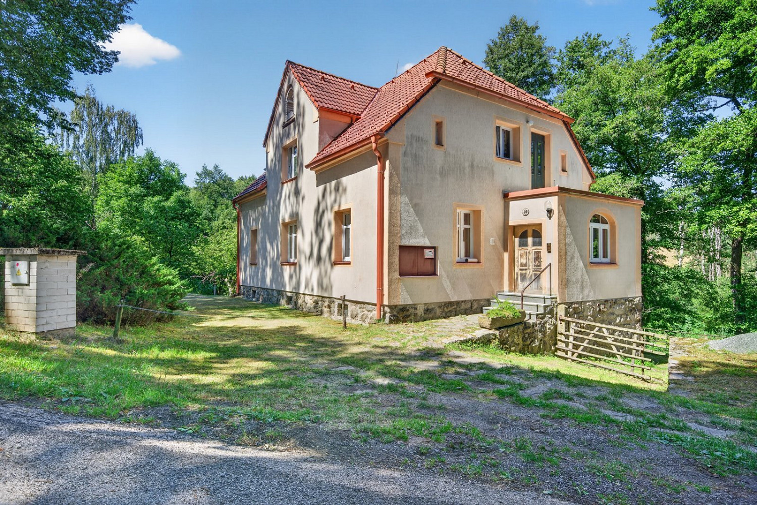 Prodej domu 339 m² s pozemkem 9 216 m² – fotografie 3