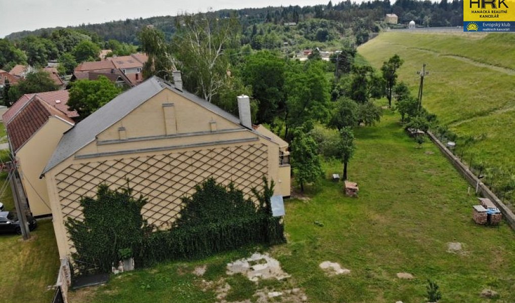 Prodej domu 300 m² s pozemkem 3 106 m², Mostkovice – náhled fotky 3