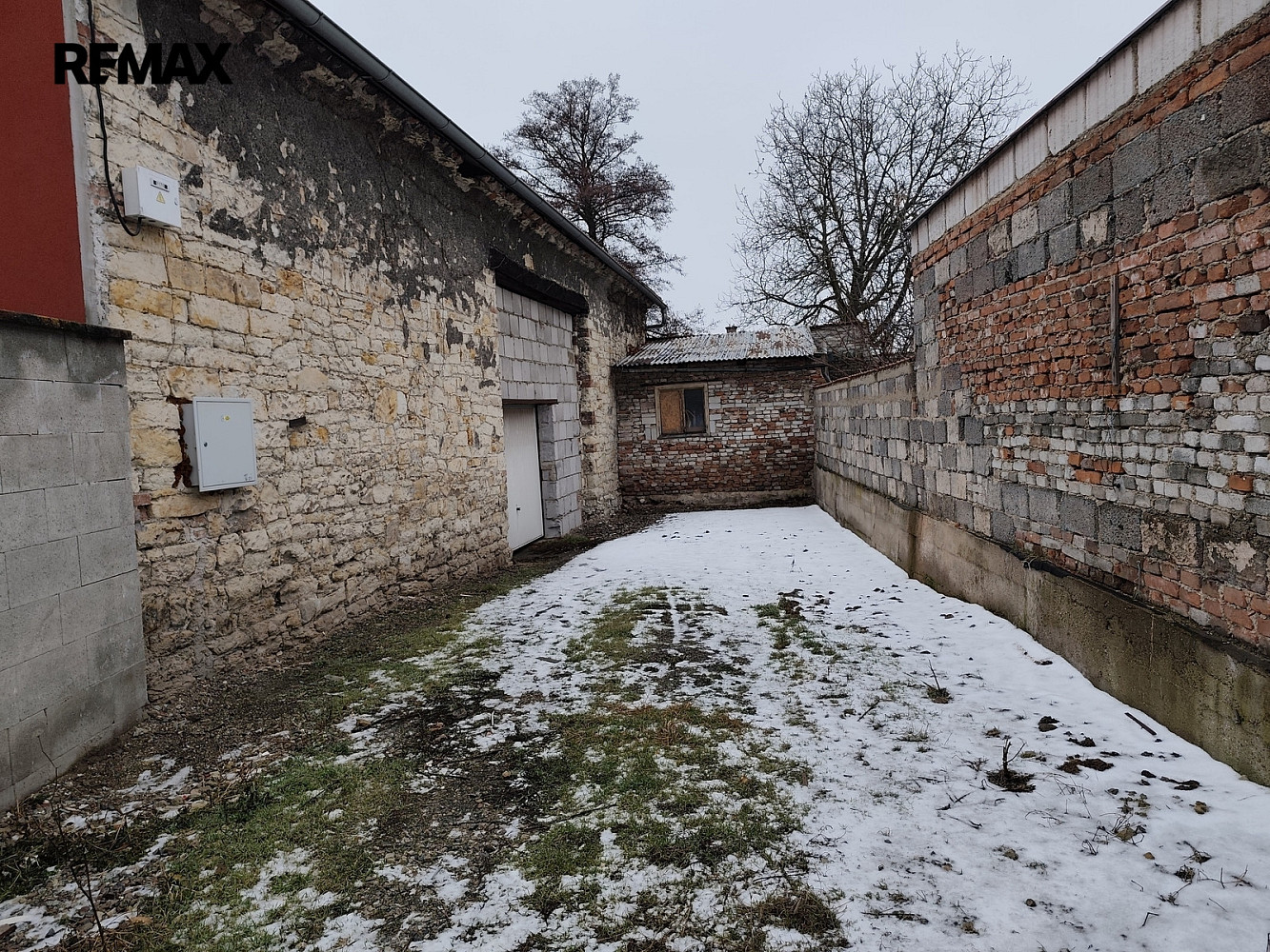 Pronájem obchodních prostor 150 m² – pohled 3