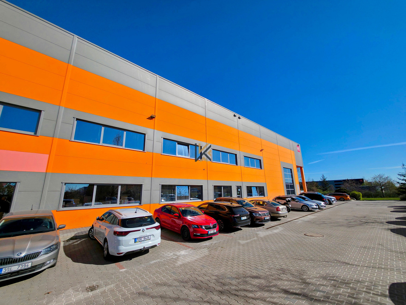 Pronájem kanceláře 358 m² – fotografie 2