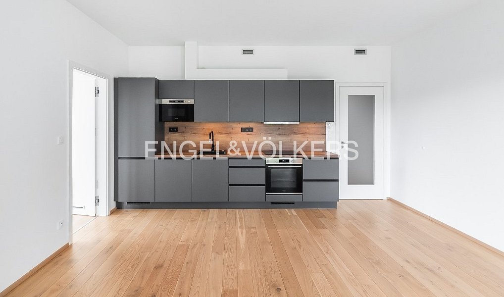 Pronájem bytu 2+kk 59 m², Praha – náhled fotky 2