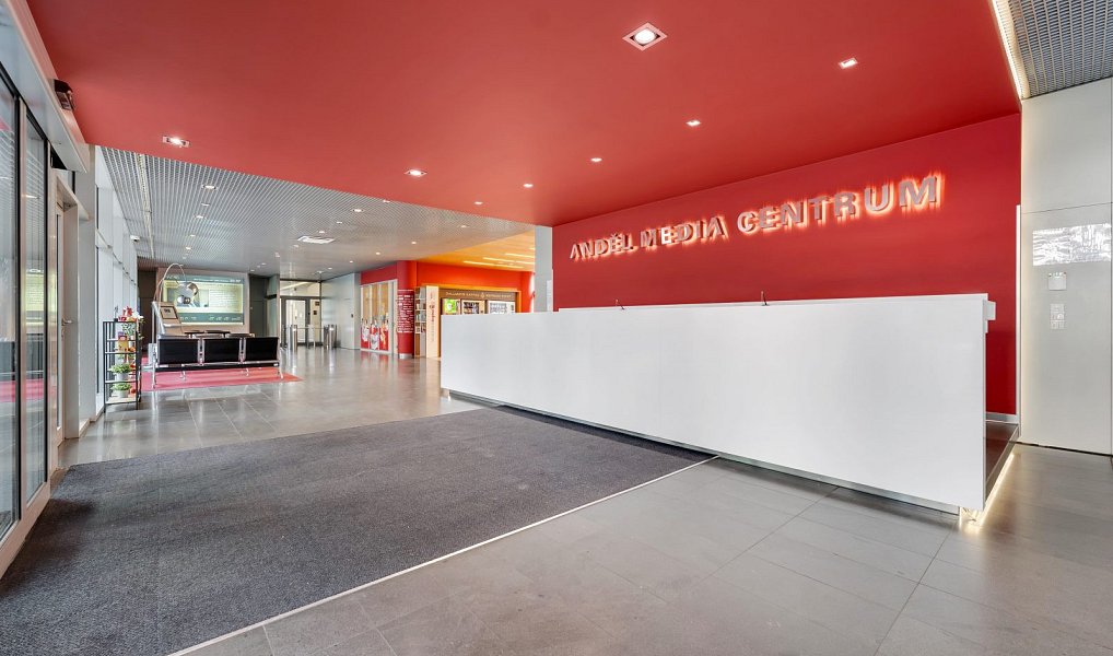 Pronájem kanceláře 168 m², Praha – náhled fotky 2