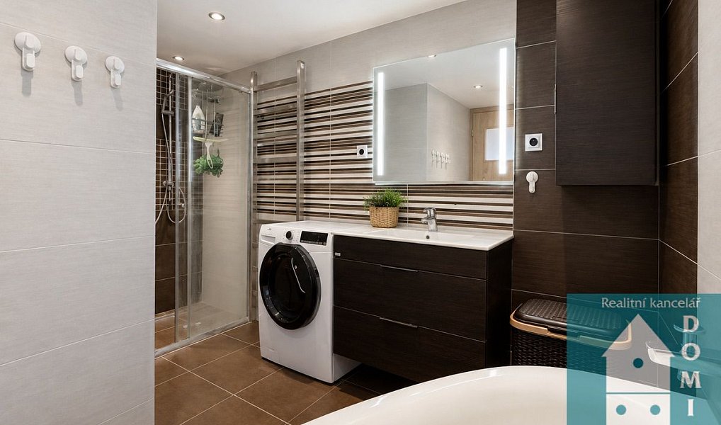 Prodej domu 241 m² s pozemkem 341 m², Halenkovice – náhled fotky 28