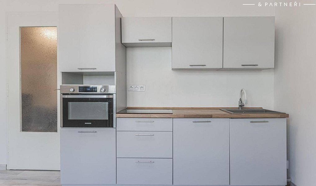 Pronájem bytu 1+1 45 m², Hradec Králové – náhled fotky 4