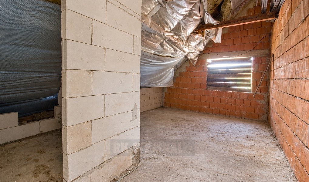 Prodej domu 431 m² s pozemkem 242 m², Moldava – náhled fotky 9
