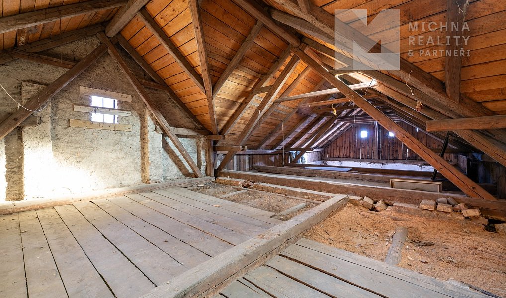 Prodej ubytovacího objektu 375 m², Svratka – náhled fotky 22