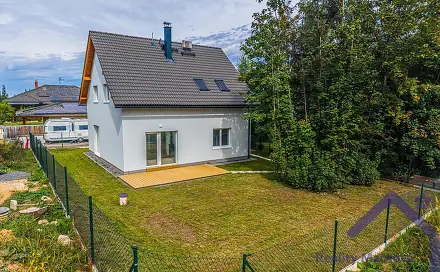 Pronájem domu 136 m² s pozemkem 446 m², Hradešín, okres Kolín
