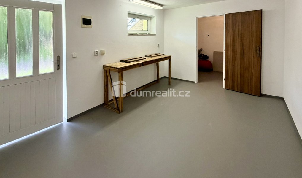 Prodej domu 247 m² s pozemkem 1 024 m², Lukov – náhled fotky 17