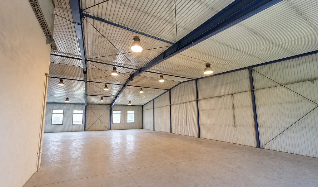 Pronájem skladovacích prostor 425 m², Loděnice – náhled fotky 3