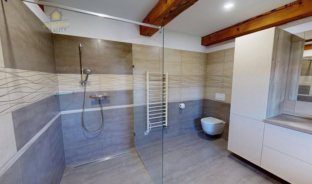 Prodej domu 638 m² s pozemkem 1 266 m², Okna – náhled fotky 26