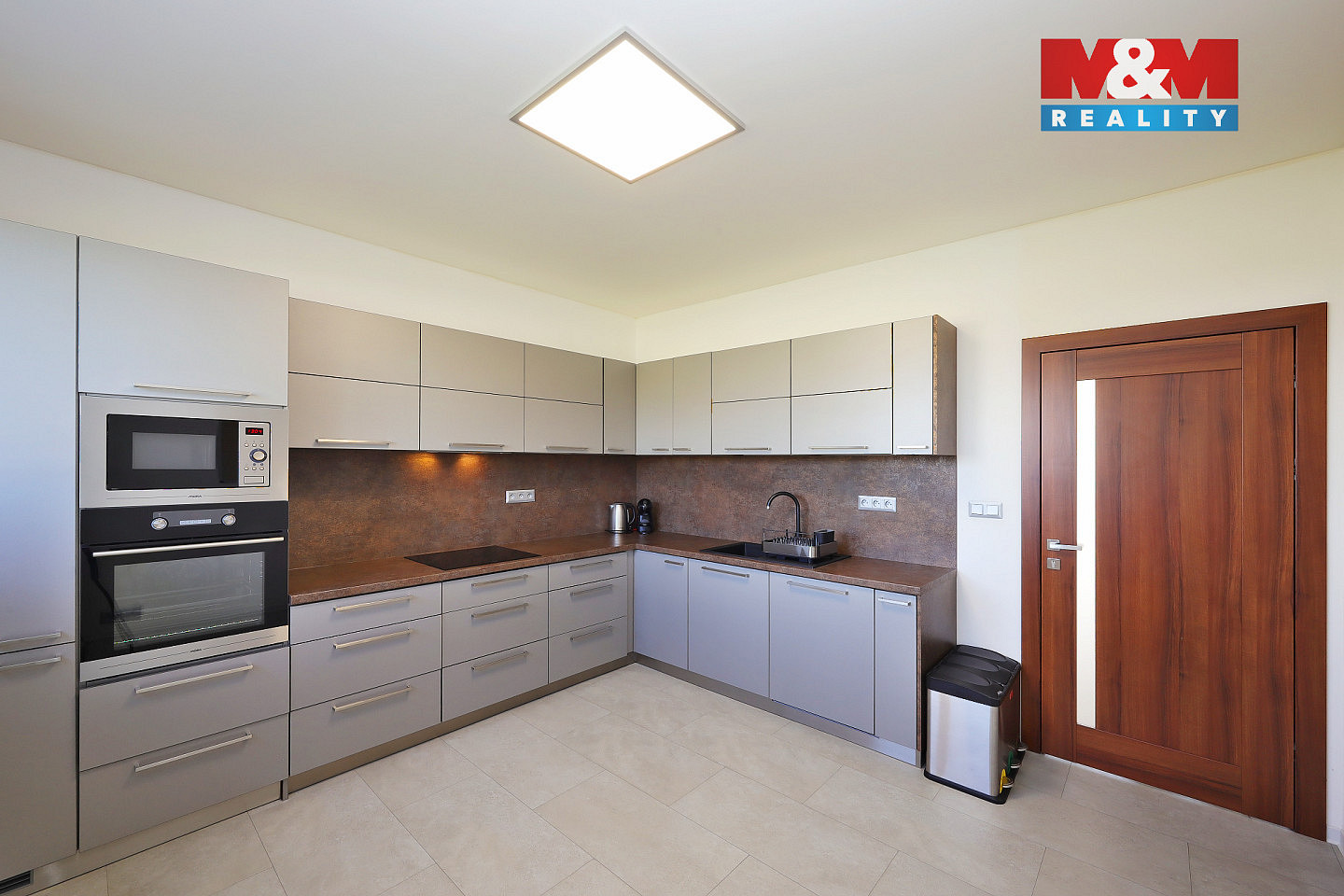 Prodej obchodních prostor 1 381 m² — photo 3