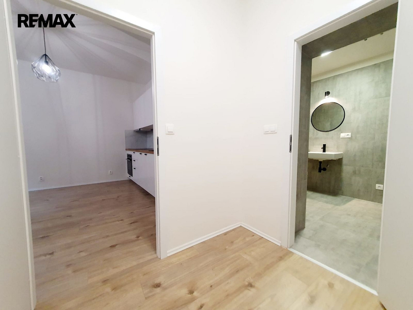 Pronájem bytu 1+kk 39 m² – fotografie 4