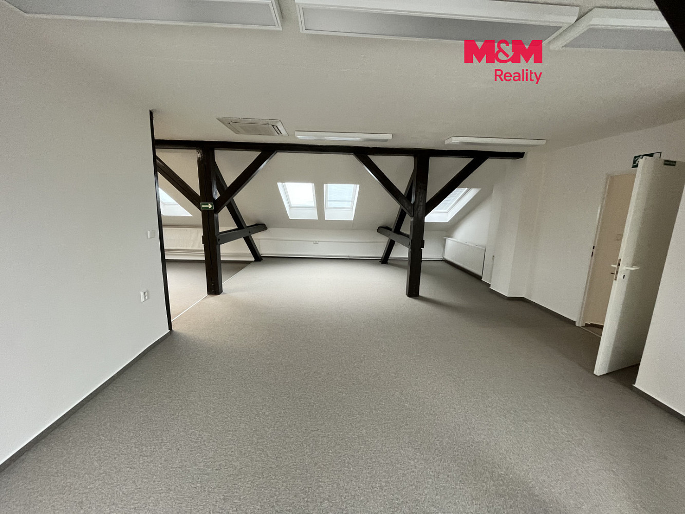 Pronájem kanceláře 122 m²