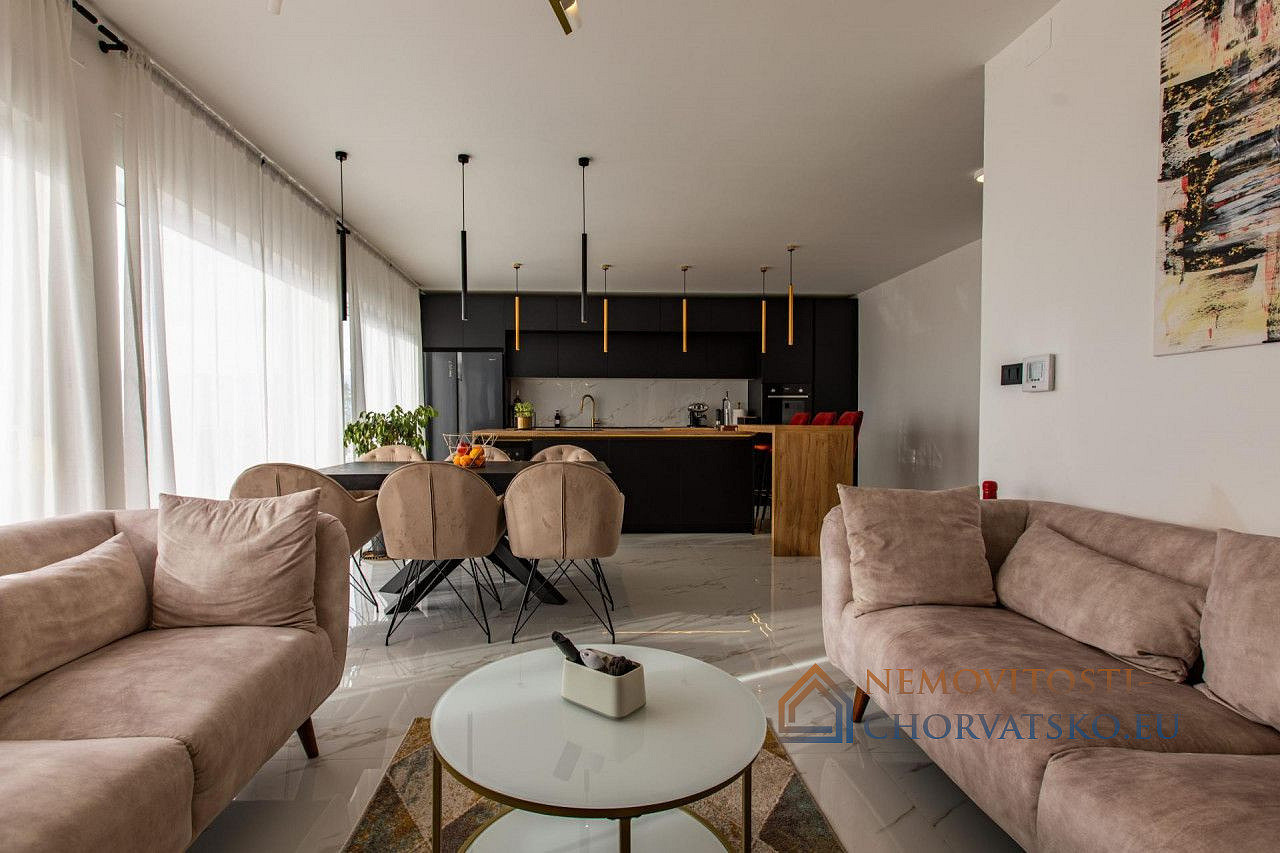 Prodej domu 120 m² s pozemkem 600 m² - Aanzicht 2