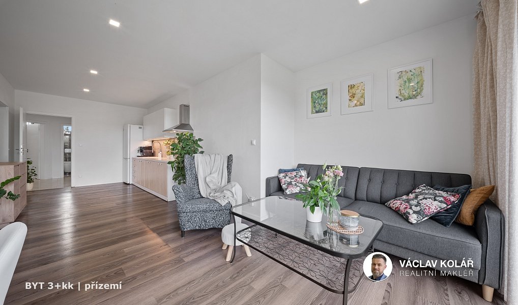 Prodej domu 338 m² s pozemkem 816 m², Horoušany – náhled fotky 3