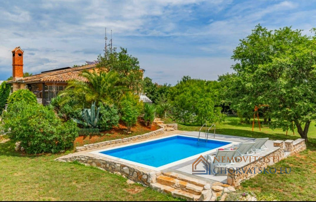 Prodej domu 530 m² s pozemkem 7 261 m² - Aanzicht 5