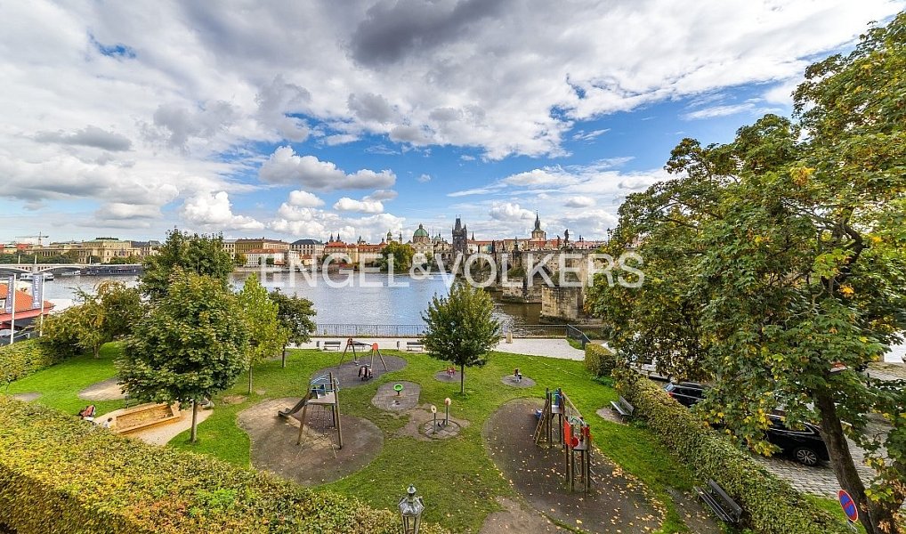 Pronájem bytu 2+kk 72 m², Praha – náhled fotky 14