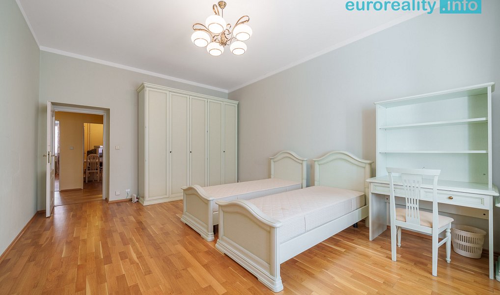 Prodej bytu 2+1 80 m², Karlovy Vary – náhled fotky 5