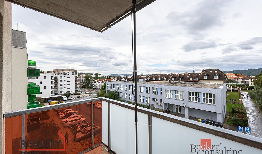 Pronájem bytu 1+kk 37 m², Praha – náhled fotky 12