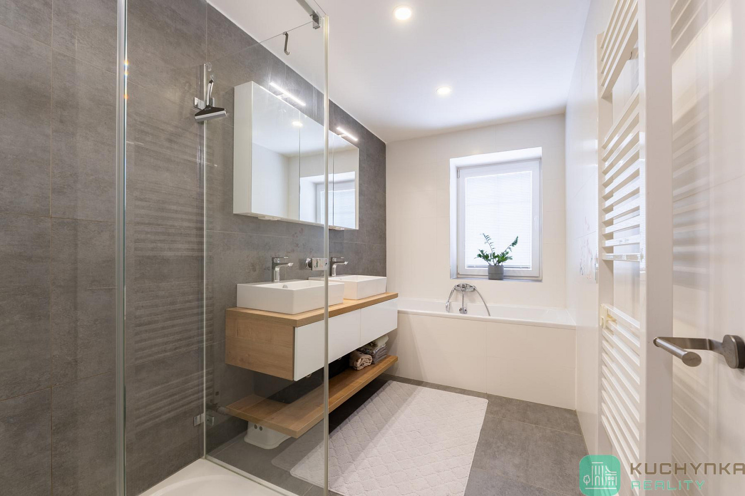 Prodej domu 183 m² s pozemkem 360 m² – fotografie 4