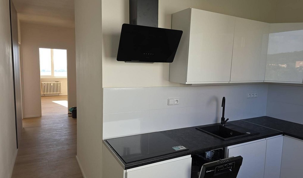 Pronájem bytu 2+1 60 m², Chomutov – náhled fotky 2