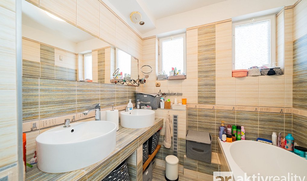 Prodej domu 260 m² s pozemkem 752 m², Praha – náhled fotky 39