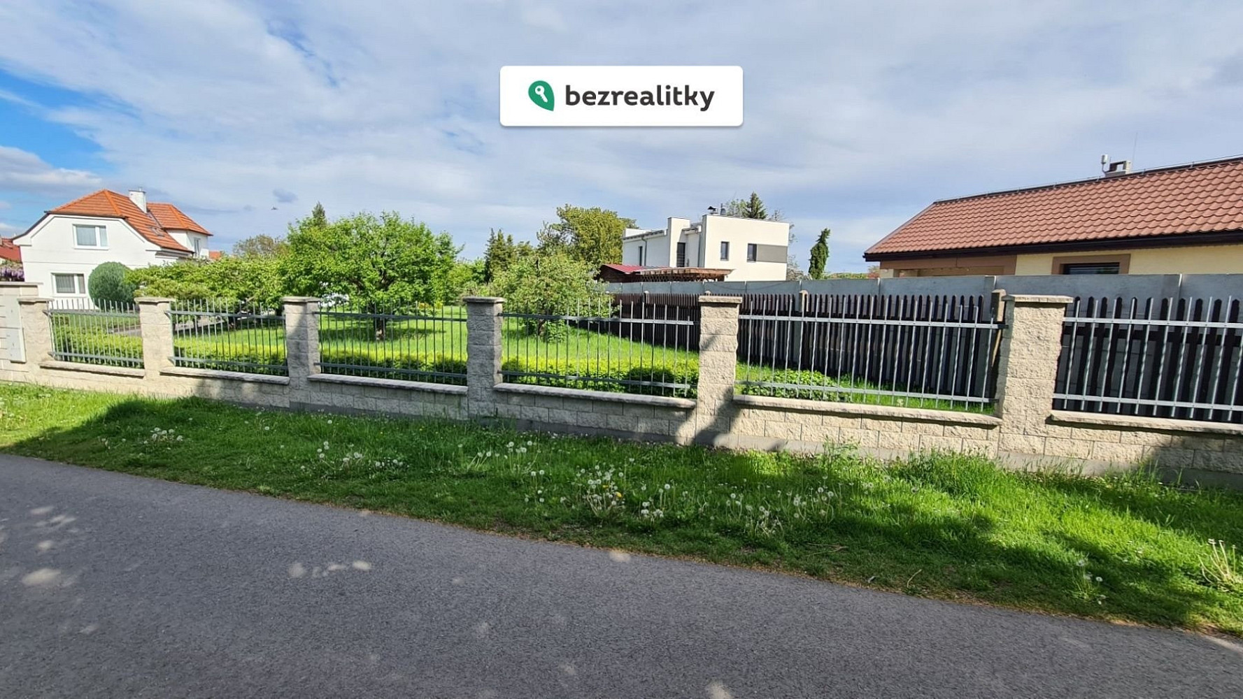 Prodej stavebního pozemku 832 m² — photo 3