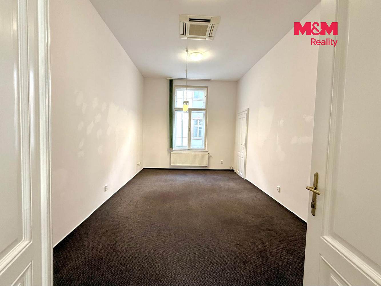 Pronájem kanceláře 84 m² – fotografie 2