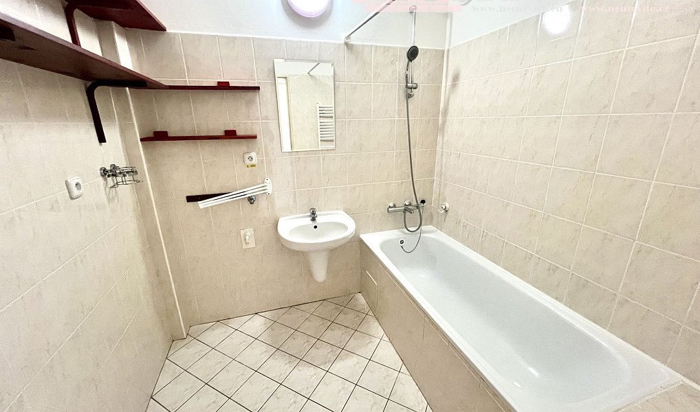 Pronájem bytu 2+kk 48 m², Hradec Králové – náhled fotky 5