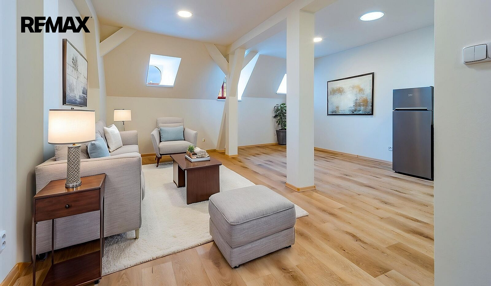 Pronájem bytu 2+kk 63 m² – fotografie 2