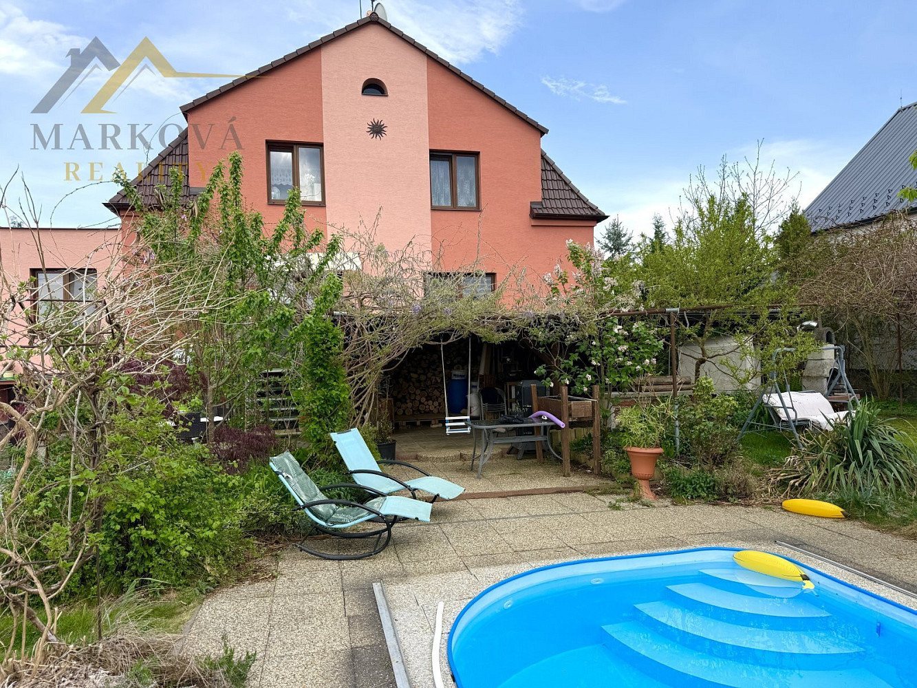 Prodej domu 234 m² s pozemkem 1 224 m²
