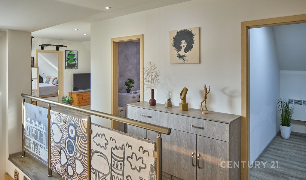 Prodej domu 260 m² s pozemkem 457 m², Ladná – náhled fotky 19