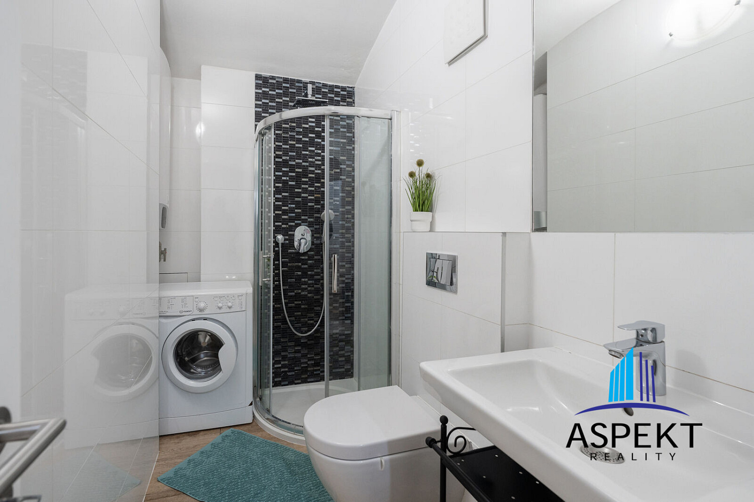 Pronájem bytu 1+kk 32 m² – fotografie 2