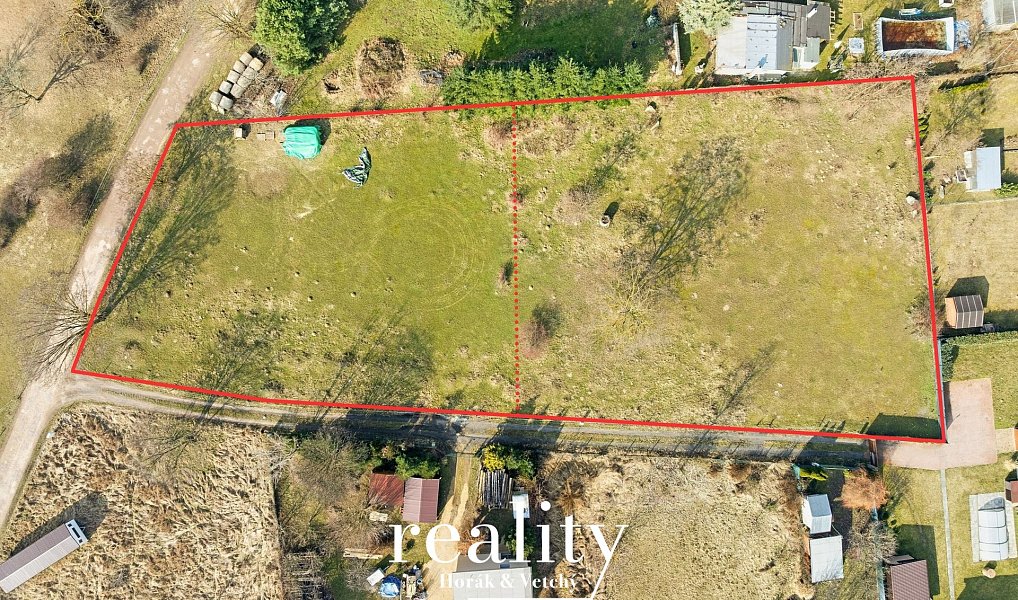 Prodej pozemku 2 057 m², Znojmo – náhled fotky 2